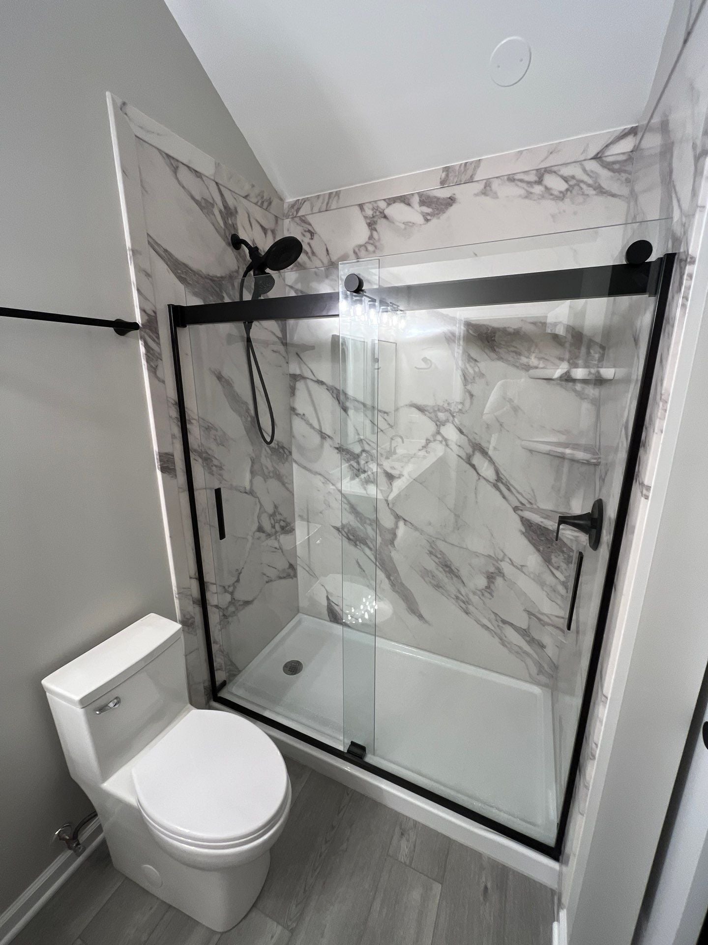 Snap Bath Calacatta White